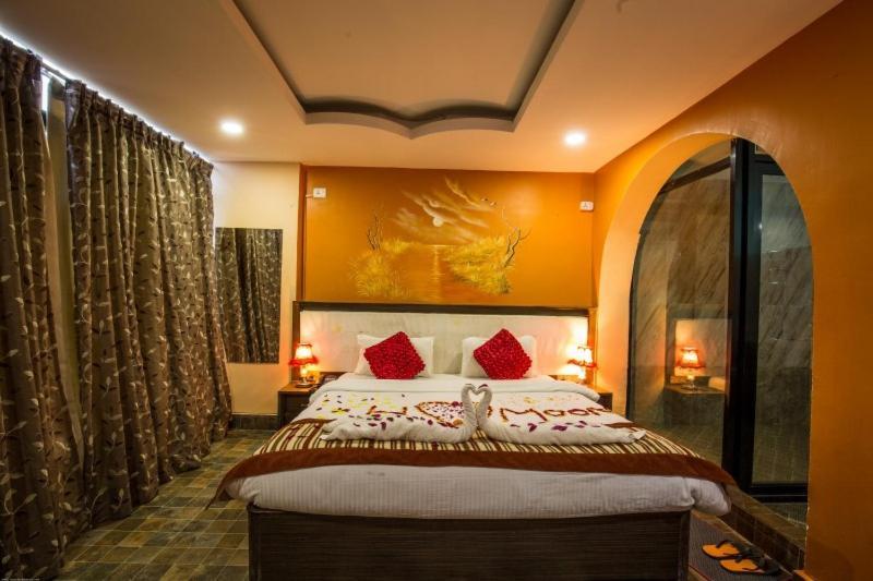 Hotel Royal Safari Chitwan Dış mekan fotoğraf