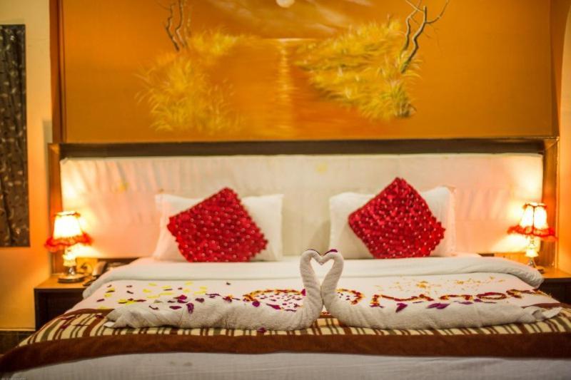 Hotel Royal Safari Chitwan Dış mekan fotoğraf
